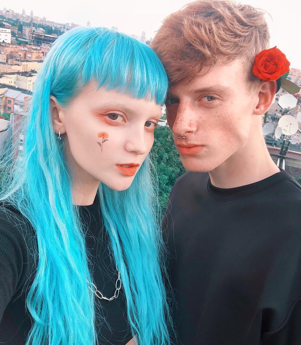 世界の美女 Auf Twitter ロシアのインスタグラマー Katie Westwoodさん ダークでアンニュイな雰囲気にこのカラフルな色遣いが対照的 白い肌に奇抜な色に染められた髪が映えるし 何よりすごく可愛い Ig Katie Westwood 世界の美女 Auf Twitter ロシアのインスタグラマー Katie Westwoodさん ダークでアンニュイな雰囲気にこのカラフルな色遣いが対照的 白い肌に奇抜な色に染められた髪が映えるし 何よりすごく可愛い Ig Katie Westwood