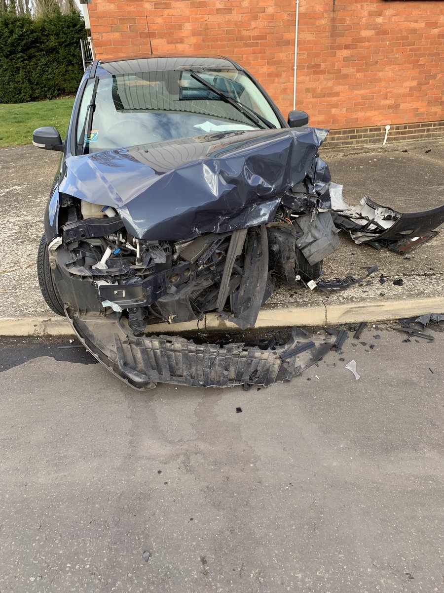 KentSpecials's tweet image. #SCRPU Just attended this head on RTC in Marden. Amazingly, minor injuries only. One drivers explanation - ‘I fell asleep’. If you don’t get enough rest, don’t drive! If you feel tired - stop! This could have been a fatal. #arrivealive #driverreported TC/GR