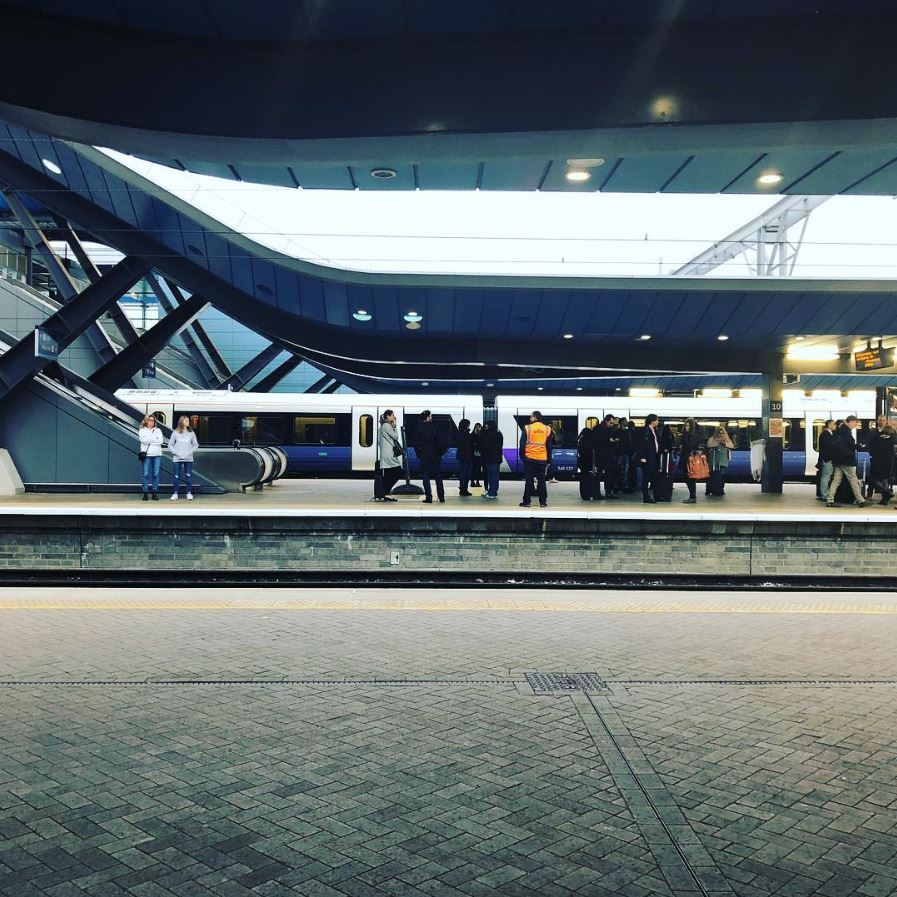 Reading Station is only a few minutes away from Verto, making your morning commute as easy as possible. Trains to London run up to every 30 minutes!

Photo: (ow.ly/wFIG50my5V4)