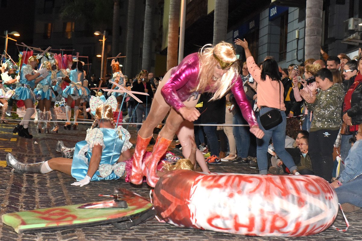 diariodeavisos's tweet photo. 📸📸 Las mejores imágenes del ‘Mascarita ponte tacón’ https://t.co/lMr354XLCT #CarnavalDA #Carnaval2019 https://t.co/wqmbKUJLSS
