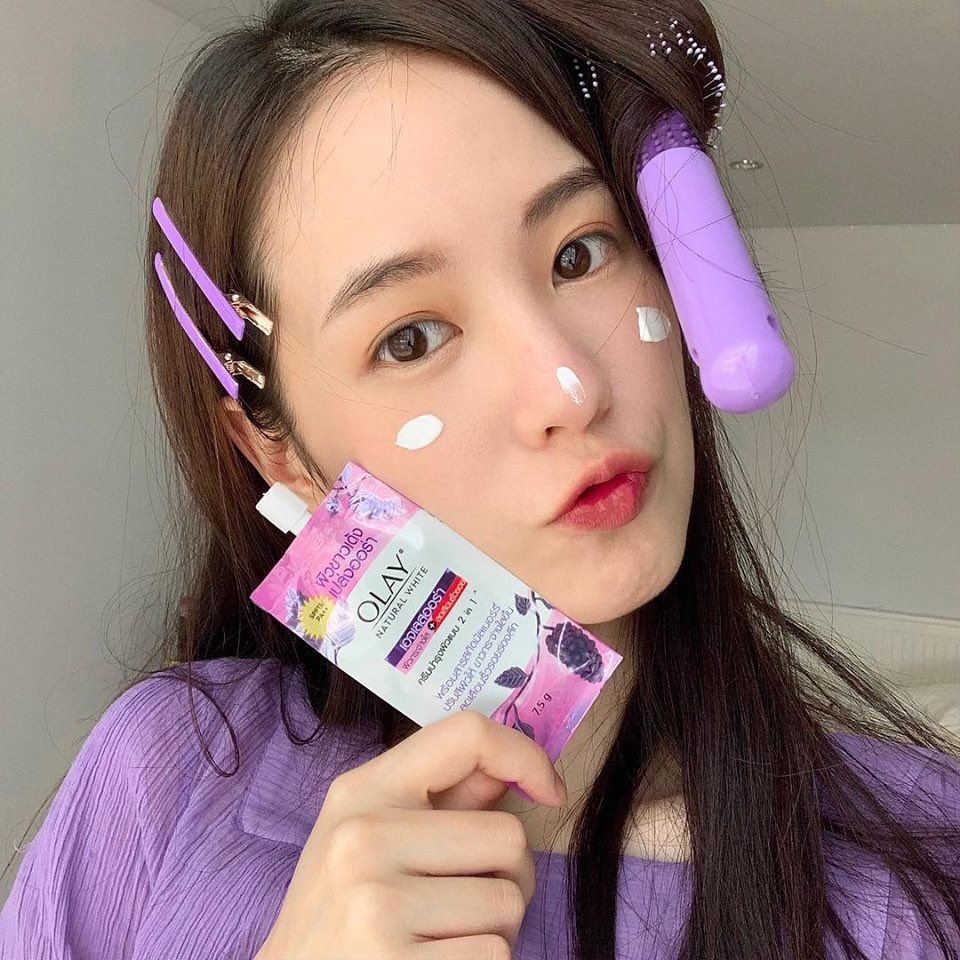 daracosmetics's tweet image. 🍇 🍇 ใหม่!!!! โอเลย์ซองม่วง Olay Ageless Aura มีส่วนผสมของมัลเบอรี่ ผิวออร่า ไร้ริ้วรอยกันไปเลยจ้า ซองละ 19 บาทเท่านั้น 🍇 🍇 #OlayThailand #NaturalWhite #AgelessAura