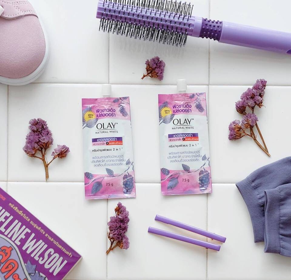 daracosmetics's tweet image. 🍇 🍇 ใหม่!!!! โอเลย์ซองม่วง Olay Ageless Aura มีส่วนผสมของมัลเบอรี่ ผิวออร่า ไร้ริ้วรอยกันไปเลยจ้า ซองละ 19 บาทเท่านั้น 🍇 🍇 #OlayThailand #NaturalWhite #AgelessAura