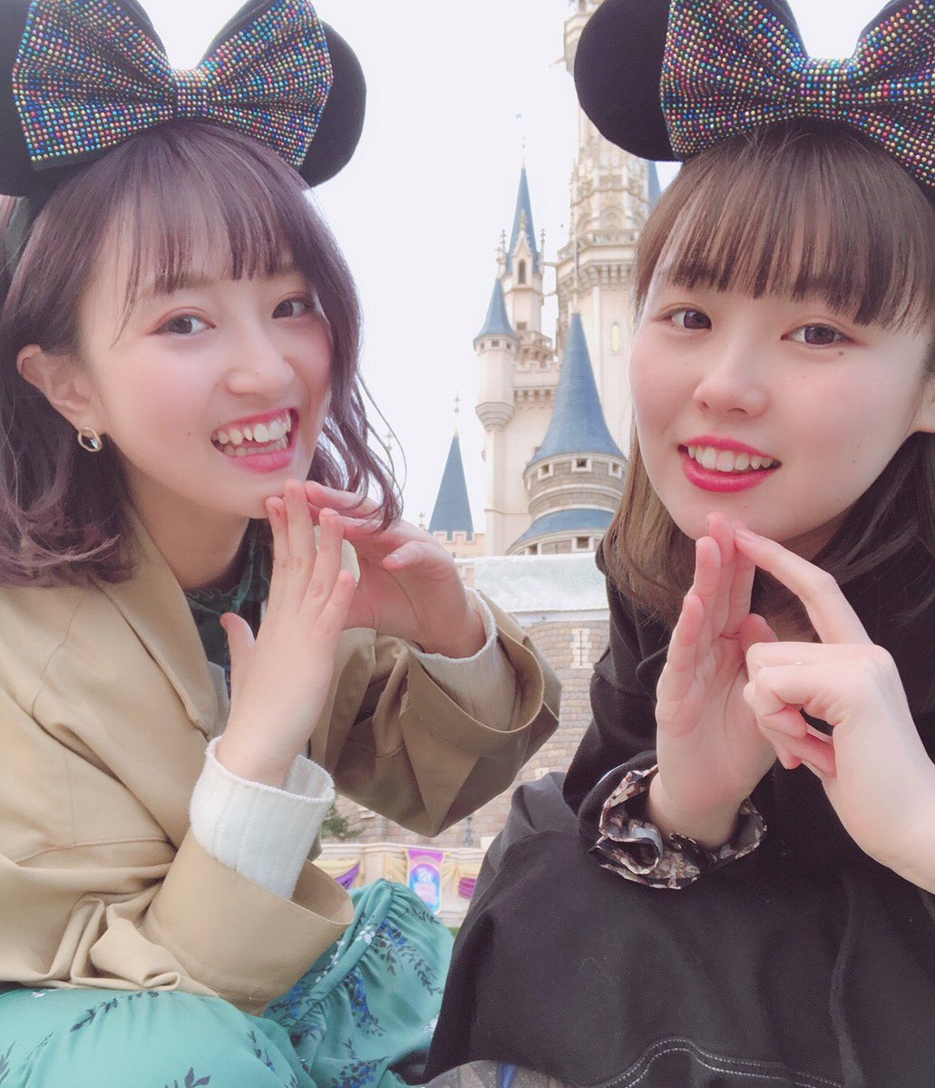 九州歯科大学 ダンスサークル Oil Red Twitter પર 2年会計赤木 身長150センチ靴22センチ 潜むgカップ そんな巨乳持ち合わせているのだが男達は全くそれを信じない 後ろの三人も知らずにホイホイ写真を撮っている 次の学祭でお披露目になるのだろうか 揺れる胸期待