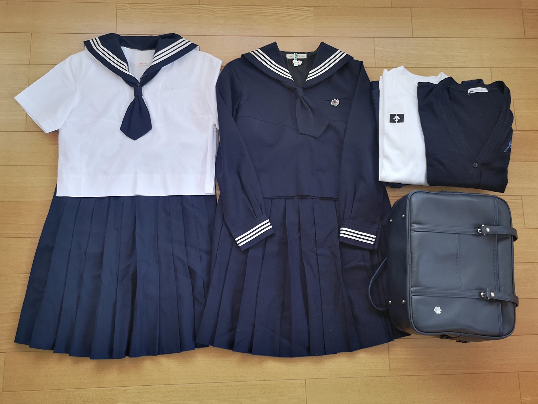 制服買取 買い取り 専門店デジタルウェブ 十文字高校 東京都 の制服 セットを買い取らせて頂きました セーラー服の中高一貫の女子校です カバンや体操服も一緒に買い取りました デジタルウェブにお売り頂きありがとうございました 制服 制服市場