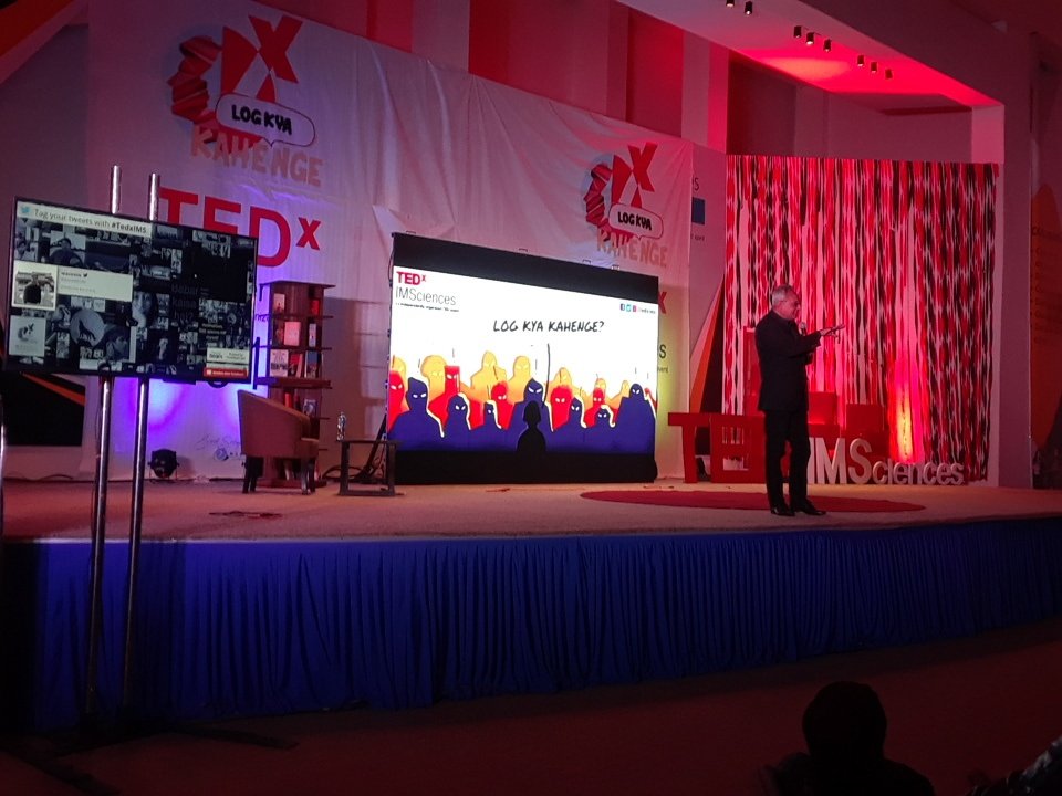 We have kamran rizwi at the stage 
#tedxims #logkiakahengay