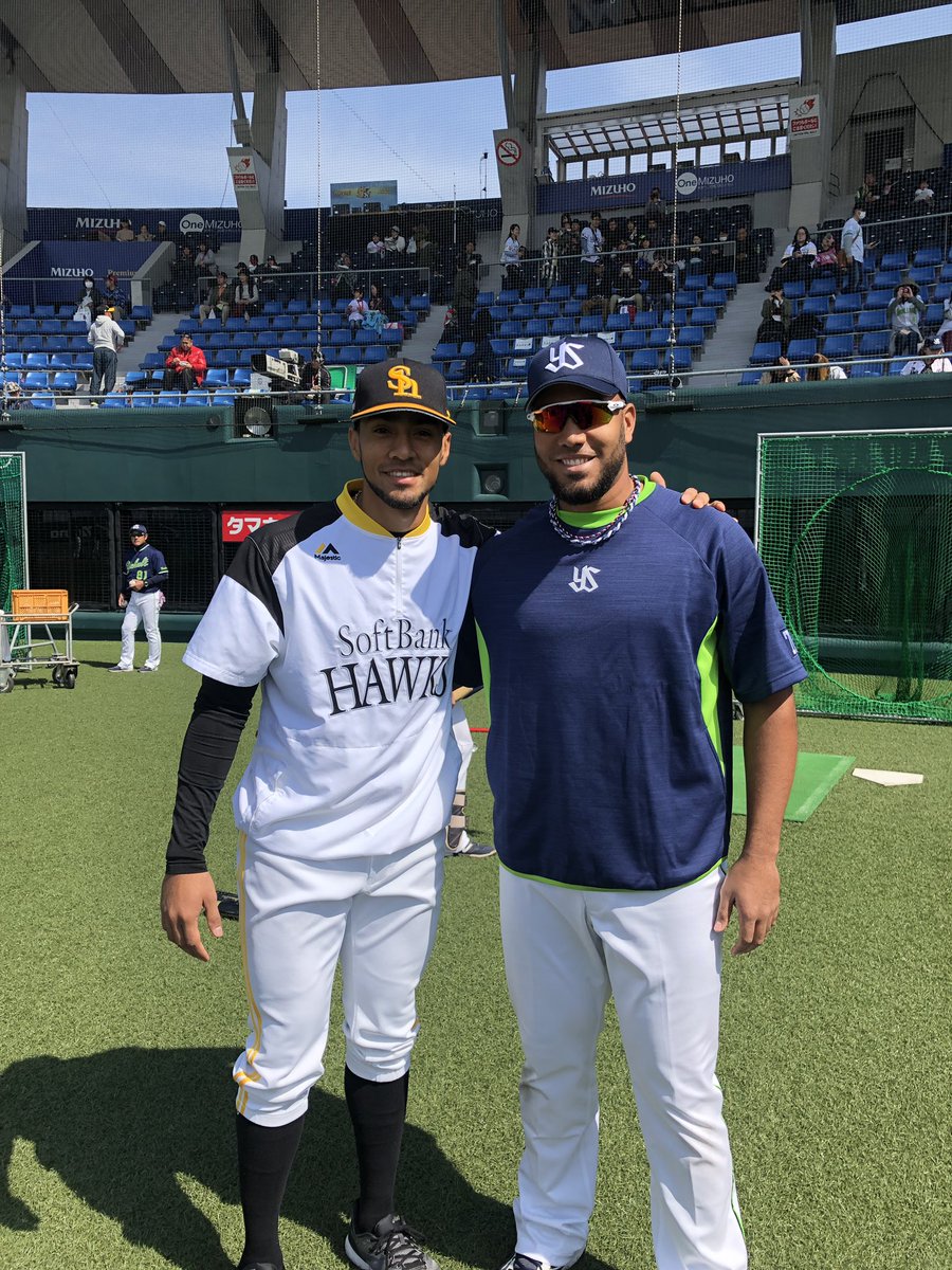 Albert Suarez (@albertsuarez822) on Twitter photo Priceless moment in our baseball career <a href="/robsuarez1/">Robert Suarez</a> <a href="/swallowspr/">ζ±δΊ¬γ€γ―γ«γγΉγ―γγΌγΊε
¬εΌ</a> <a href="/HAWKS_official/">η¦ε²‘γ½γγγγ³γ―γγΌγ―γΉοΌε
¬εΌοΌ</a> @NPB #suarezpower ππͺπͺ Priceless moment in our baseball career <a href="/robsuarez1/">Robert Suarez</a> <a href="/swallowspr/">ζ±δΊ¬γ€γ―γ«γγΉγ―γγΌγΊε
¬εΌ</a> <a href="/HAWKS_official/">η¦ε²‘γ½γγγγ³γ―γγΌγ―γΉοΌε
¬εΌοΌ</a> @NPB #suarezpower ππͺπͺ