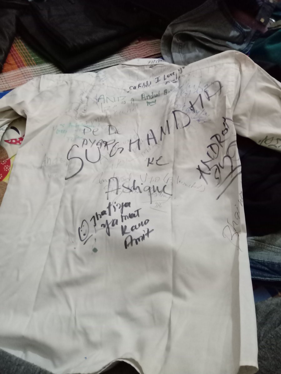its_ShubhamK's tweet photo. Lovely moments of 4 years in a single Shirt...😍😘🥰 #ScribblingDay #College #Engineering #CollegeLove @Its_amitk @ishuv_ @its_ShivamB @its_Harvansh @ishuv_ @PramayaS @babamadhv https://t.co/6gz82PZ0TF