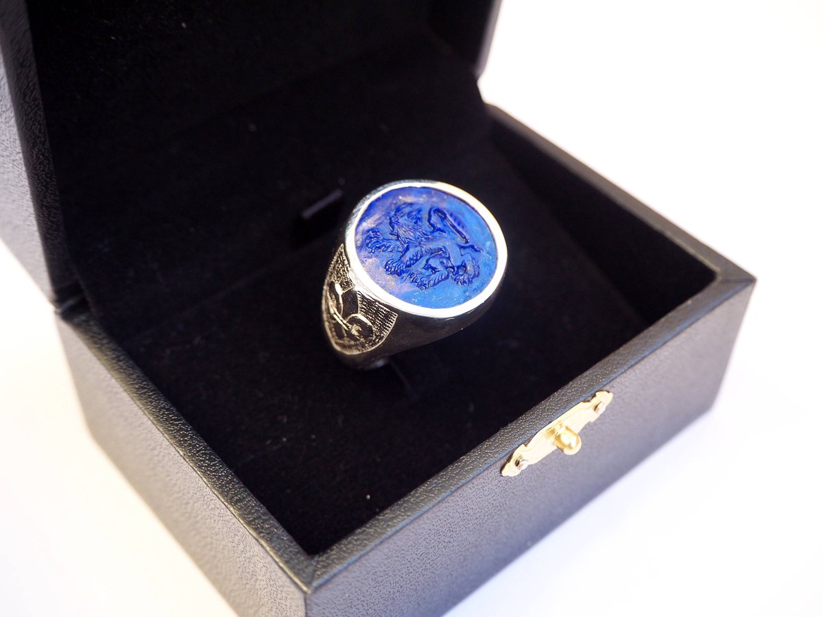 Regnas's tweet photo. #Regnas #etsy shop: Lion Ring Lapis Signet Silver 925 https://t.co/gFJoZOK24W #ring #RegnasWow https://t.co/NyeHuVIkay