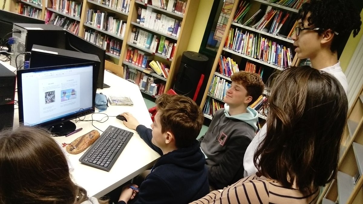 tregorcinema's tweet photo. Une bande annonce en montage et des programmes à imprimer ! Les élèves de @SaintJoBossuet préparent un festival de 2 heures de projection de #courtmétrages pour @lafeteducourt #LFDCM à #lannion #bretagne #cotesdarmor #jeunesse #cinéma https://t.co/FYH9RQRBYj