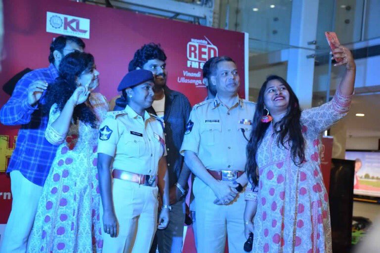RedFMTelugu's tweet image. Few pics from #SthreeShakthi event yesterday at #Vijayawada on the occasion of #WomensDay thanks to our Chief guest Sri Ch.D.Tirumala Rao, IPS-Commissioner of Police Sree Lakshmi for gracing the event
#WomensDay2019 #IWD2019 #InternationalWomensDay