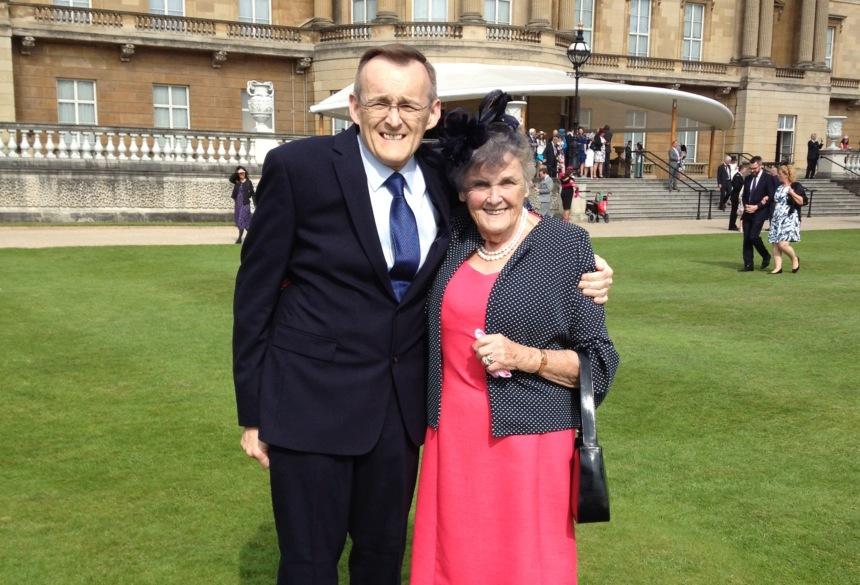 alzheimerssoc's tweet photo. ‘The law is there to protect us all, so we don’t have to choose between our job and our loved one.’ 

Mark sharing his advice on how to juggle caring for a loved one who is affected by dementia, and your job. Read his tips here: https://t.co/qDNQ3rYb1N https://t.co/VTI7TTs4mC