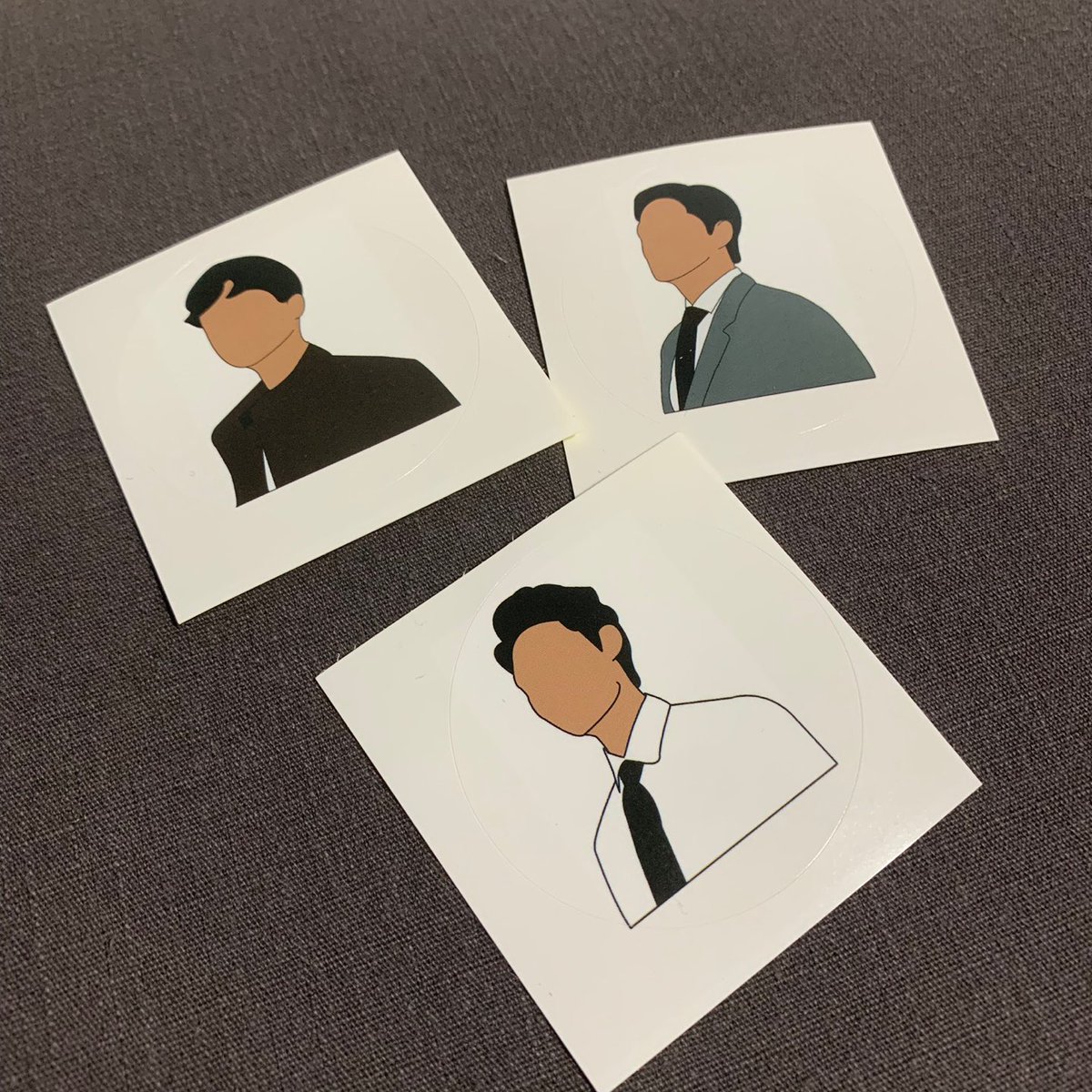 Money__HoodT's tweet photo. 💸

총대 사비로 준비한
#류준열 #유지태 #조우진 배우님의 도무송 입니다!
미공개 특전이 함께 갈 예정입니다:)

특전 디자인 ( @ Radient_nol ) 감사합니다! https://t.co/692uiqk2Te