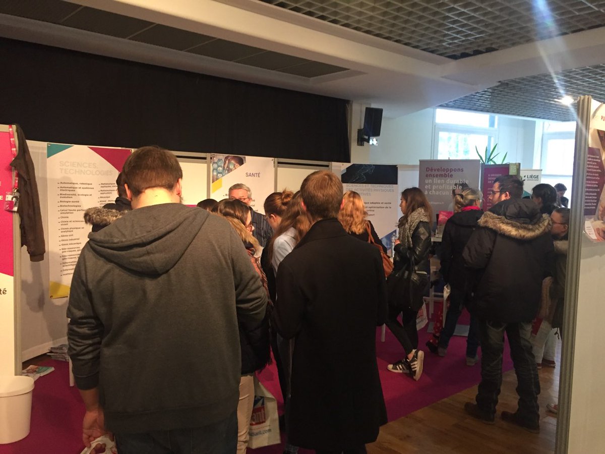Le salon des #masters a ouvert ses portes ce matin au #NouveauSiecle à #Lille. Le stand #Ulille fait le plein !  🙂
