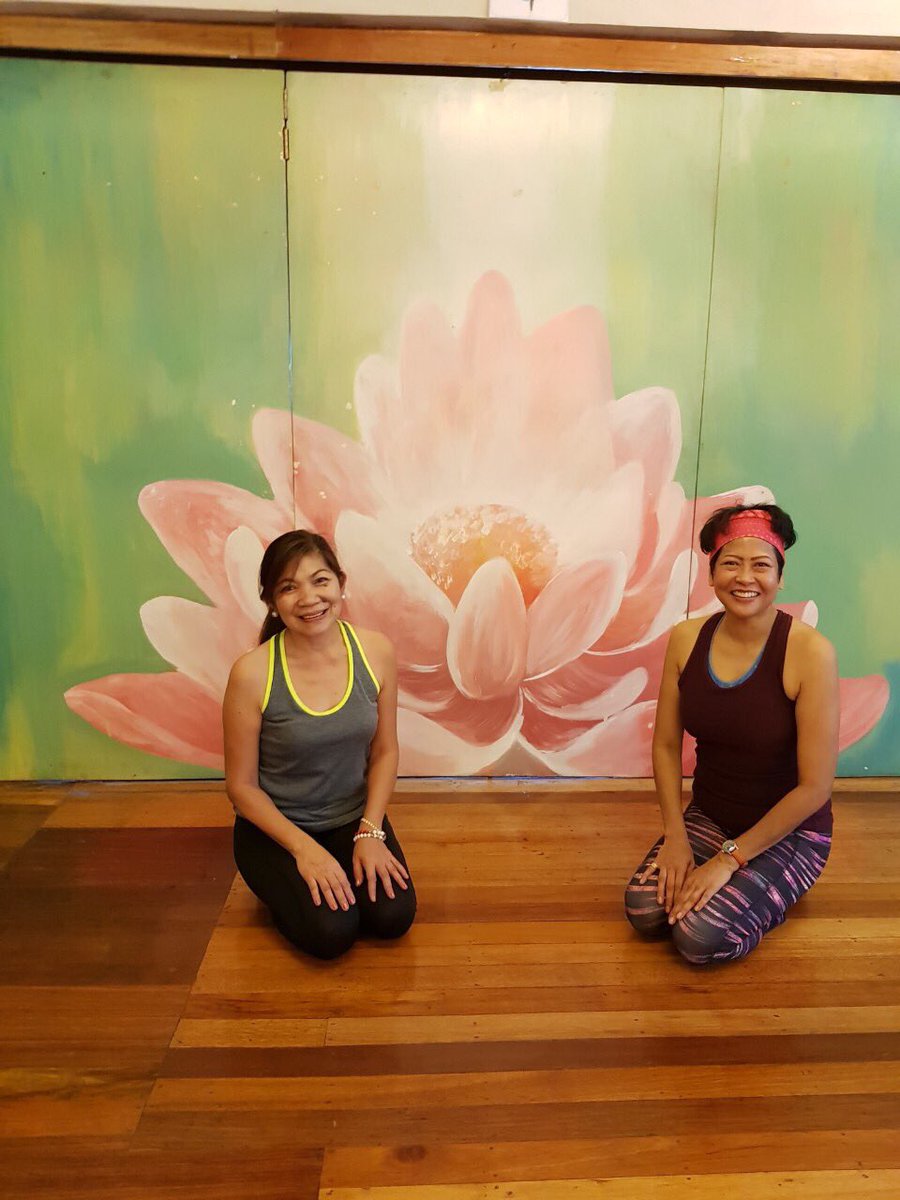 AnajaneTee's tweet photo. Yoga lately #namaslay https://t.co/2JMTh7Rwff