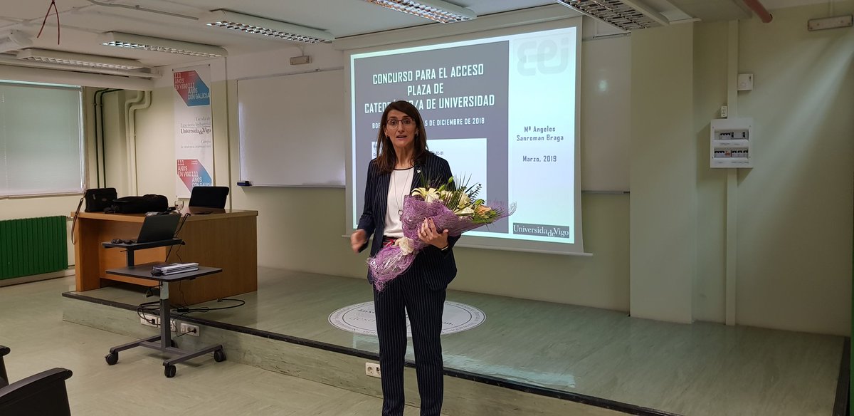 juanmlema's tweet photo. Ayer se reparó una gran injusticia pues #AngelesSanroman, brillante investigadora y directora del @Biosuv, vuelve a ser Catedrática en @uvigo. Orgulloso da haber sido su director de Tesis en @Biogrup del @EnxQuim_USC. https://t.co/4fw6i2BF4T