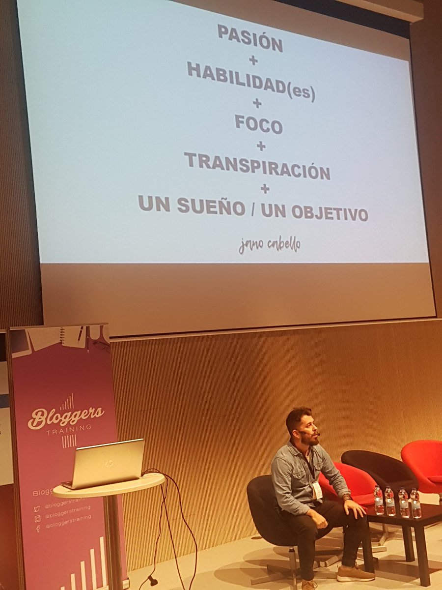 davidbernia's tweet photo. PASION + HABILIDAD + FOCO + TRANSPIRACIÓN + UN SUEÑO / OBJETIVO #BloggersTraining @jano_cabello https://t.co/9cREXdwlcs