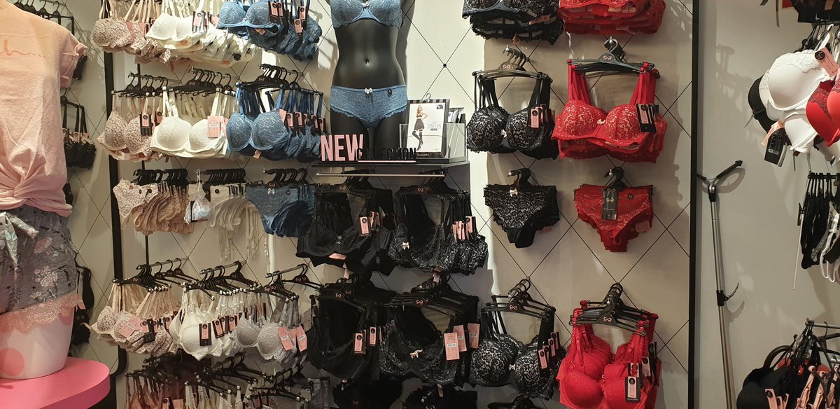 SonneEla's tweet image. Unsere neue Lace Statement Collection.
Hier ist für jeden die richtige Farbe und der Favorit Fit dabei.  🎀💝🎀
#hkm #lacestatement #newinspiraton #favorite #favoritfit #sonic