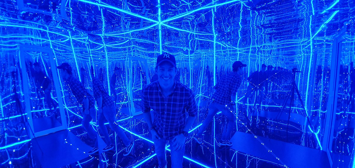 AlexCaige's tweet photo. Just arrived at the Samsung #GalaxyS10Studio in Sandton, come say hi, I might even tell you how you can win R10 000, and you'll get to experience the new @SamsungMobileSA Galaxy! There's even an infinity room. https://t.co/4lxSSTSgQ3