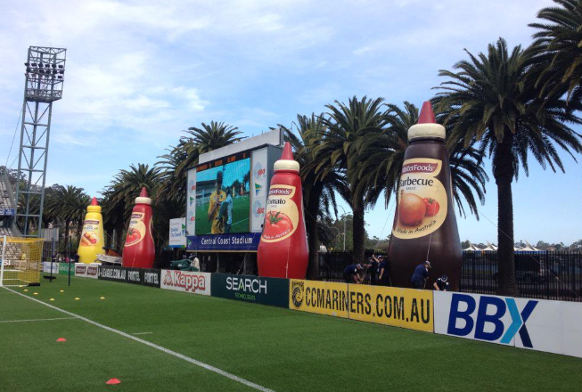 bet365_aus's tweet photo. UNCONFIRMED REPORTS

Mike Mulvey is considering replacing the Mariners' defence with the inflatable sauce bottles for the second half.

#CCMvWEL #ALeague https://t.co/TH9e14KyGY
