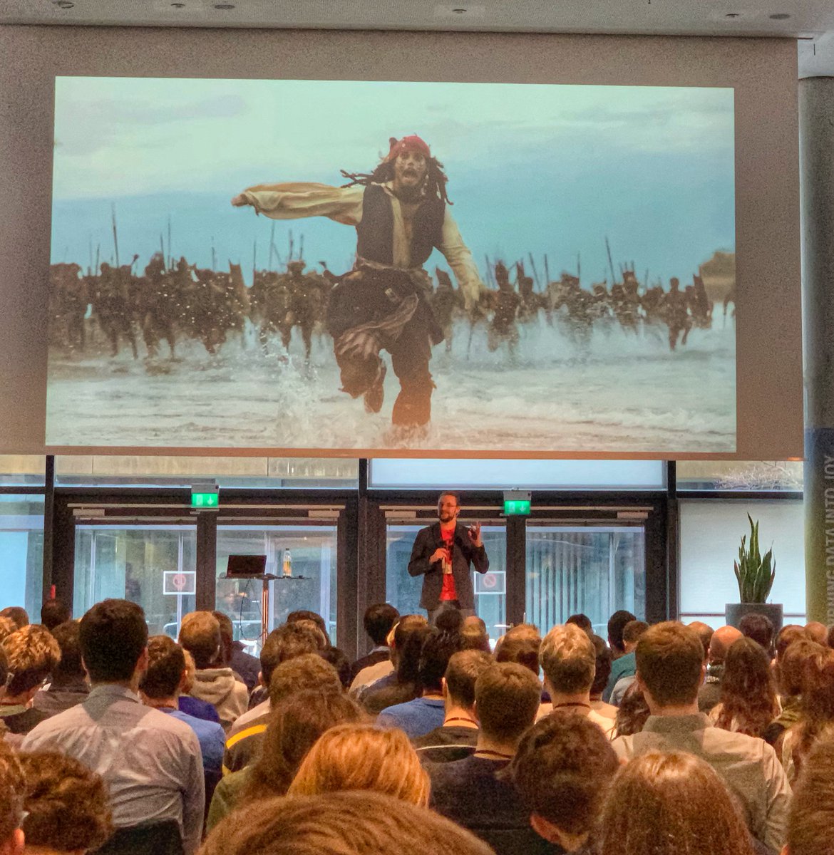 drelu's tweet image. Datageeks Munich - full house, great talks #dadada2019 #datageeks @BMWGroup