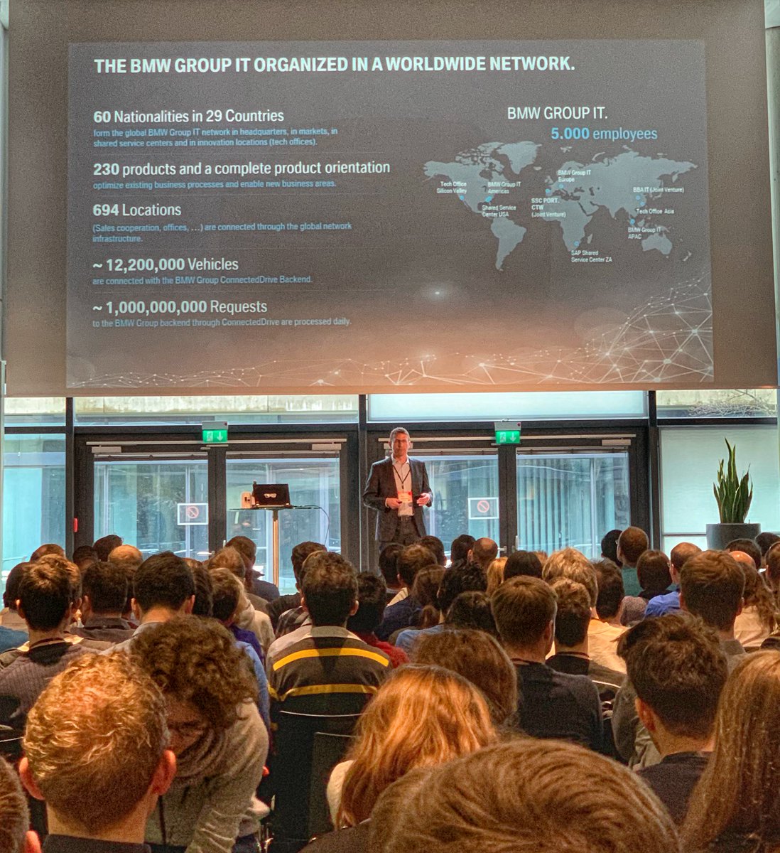 drelu's tweet image. Datageeks Munich - full house, great talks #dadada2019 #datageeks @BMWGroup