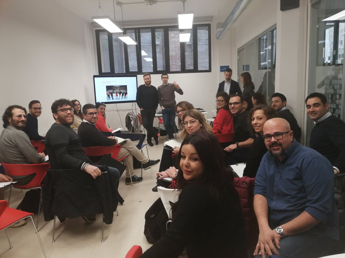 Alla #NinjaFactory Roma in @timwcap insieme ai nostri <a href="/si_mariani/">Simone Mariani</a> e <a href="/comeprincipe/">Comeprincipe</a> diamo il benvenuto ai Guerrieri che nei prossimi mesi si eserciteranno su 10 brief di #smm scritti per loro da <a href="/Ceres/">CeresOfficial</a>.