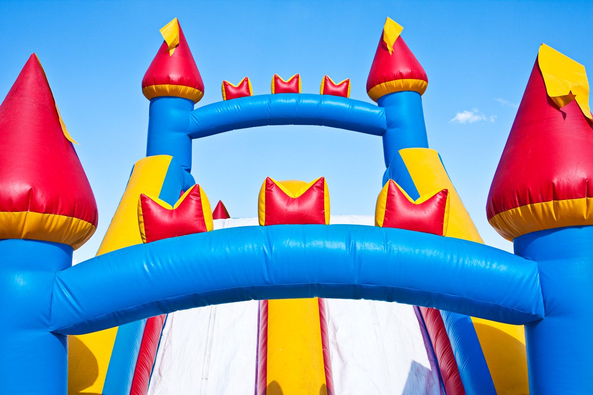 cvillecolourrun's tweet photo. Can you help us make our finish line a party? We will be looking for stall holders, catering, inflatables etc.

If you can help please contact Gina King; gina@lwa.org.uk or 01509 273905
#CoalvilleColourRun #StallHolders #BouncyCastles https://t.co/jKOSebL1t6
