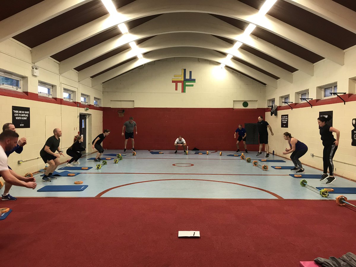 search4stronger's tweet photo. Good session this morning. One minute rounds followed by 1000 rep pyramid 🙌🏼 @DNA_FitnessRev #pyramidworkout #grouptraining #fitness https://t.co/5OFkXabCk4