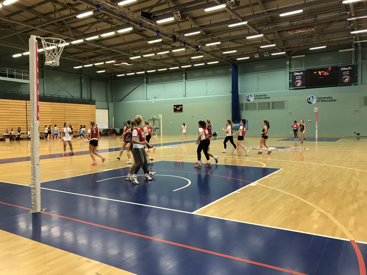 SHOTS 2019 is in full swing 😁
Fantastic to have 3️⃣0️⃣0️⃣ students gathered together and loving their netball!

#ItsUsItsNow #NetbALL