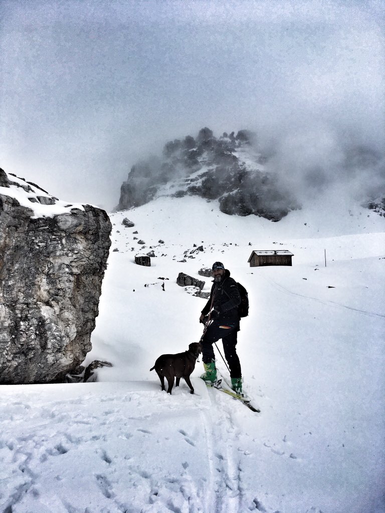 fabiocoppo's tweet photo. #Dolomiti @trecimedilavaredo #pellata https://t.co/F6XORqH2if