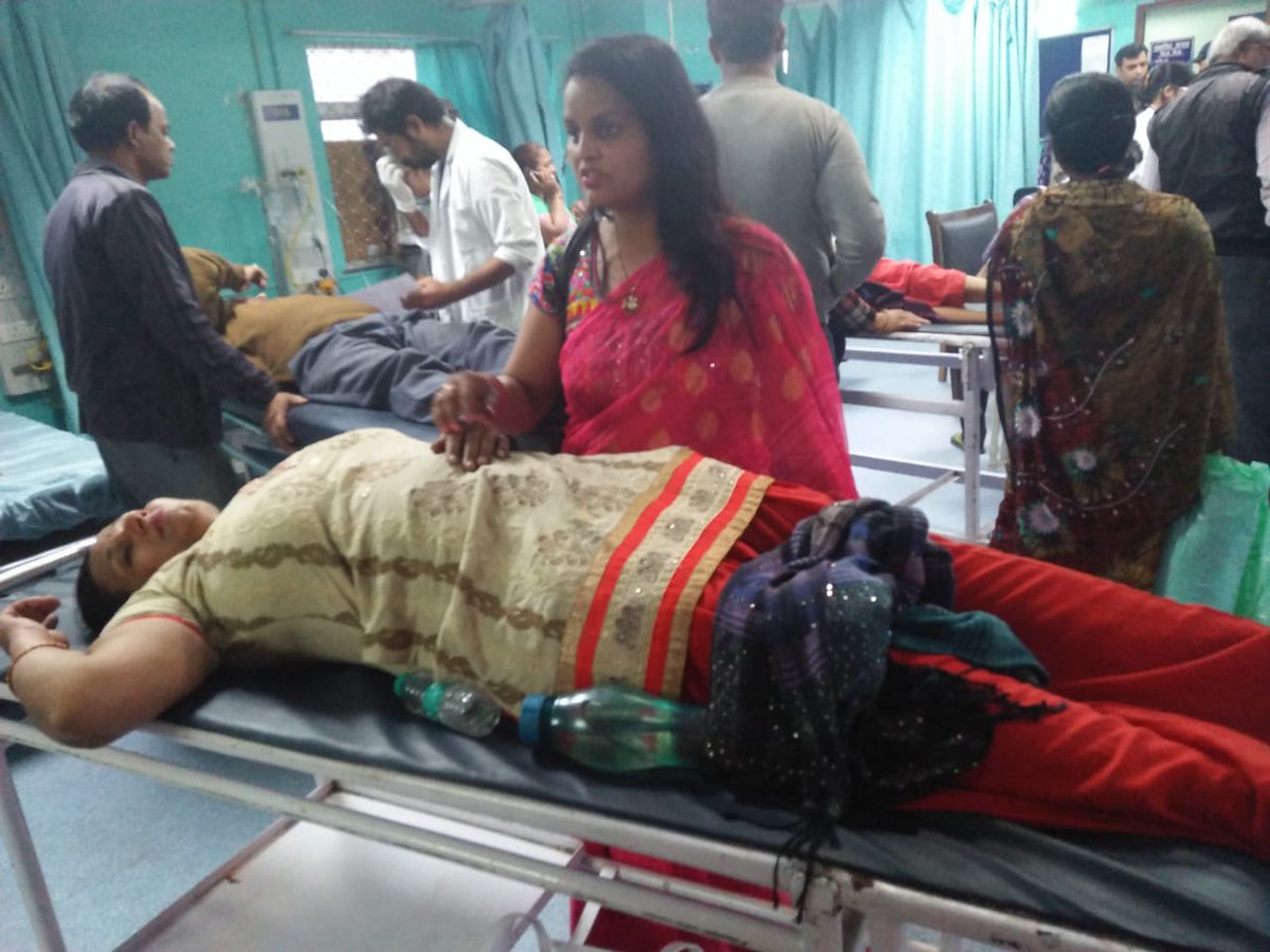 60Guest's tweet photo. #GuestTeacher protest kartey hu 1 teacher hue hospitalised @ManojTiwariMP @BJPDelhiState @ravishndtv @ndtv @aajtak @ANI @msisodia @ArvindKejriwal @Gupta_vijender https://t.co/8rmzlcxN5c