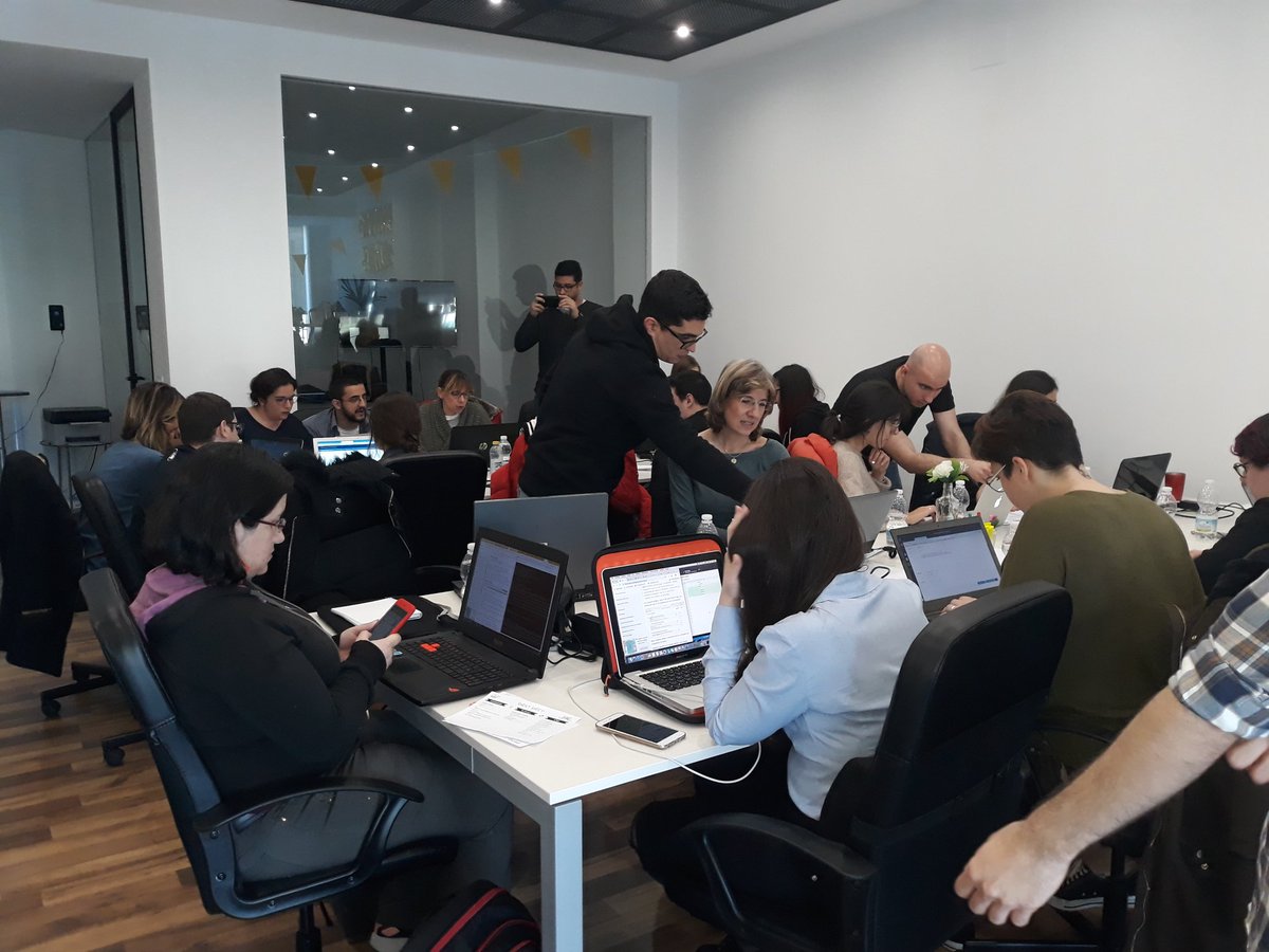 nievesborrero's tweet image. Disfrutando al máximo el #djangogirlsodb @DjangoGirlsODB en @laZonaCoworking go go go!!