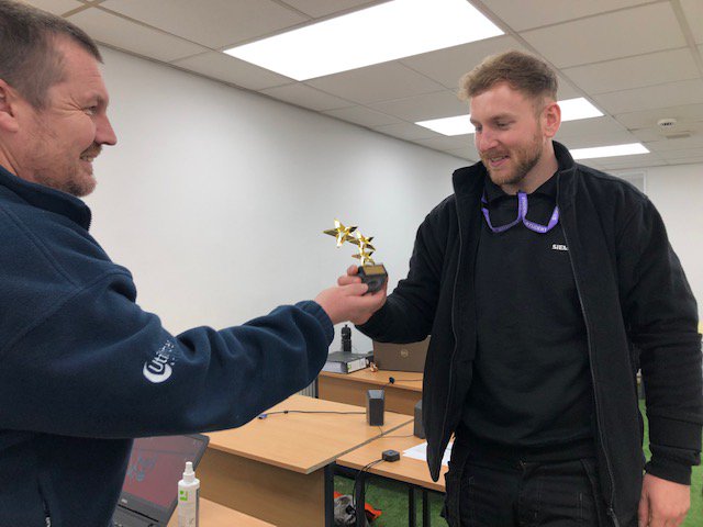 USkillsGroup's tweet image. Congratulations to Alex and Joanna, our Engineers of the Week from the Search Apprenticeship groups 🤩 👏

#Apprenticeship #EngineeroftheWeek #Award