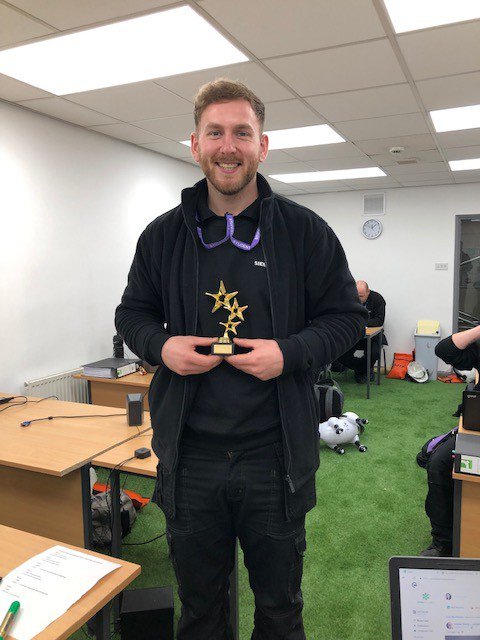 USkillsGroup's tweet image. Congratulations to Alex and Joanna, our Engineers of the Week from the Search Apprenticeship groups 🤩 👏

#Apprenticeship #EngineeroftheWeek #Award