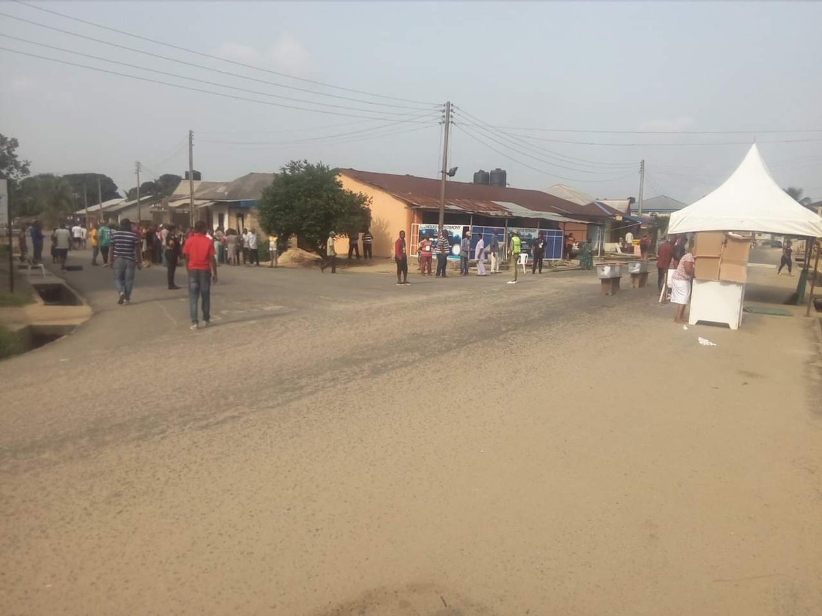 promiseetim25's tweet image. Peaceful process at PU10, Ward 1, Uyo. 

#AkwaIbomDecides
#PollStream
#TheVerdict 
#2019Elections