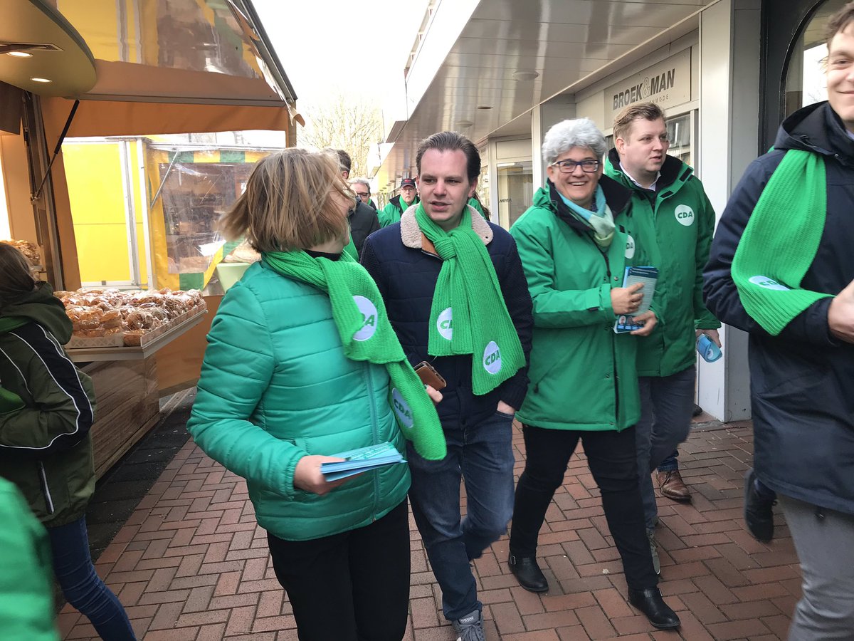 CDAprovincieGR's tweet photo. Wat een fantastisch #CDATeam in #Stadskanaal! 💪🏻 Nu door naar #Pekela #GroeneGolf #CDA #SamenAanDeSlag #Campagne https://t.co/fM9g3fR3t8