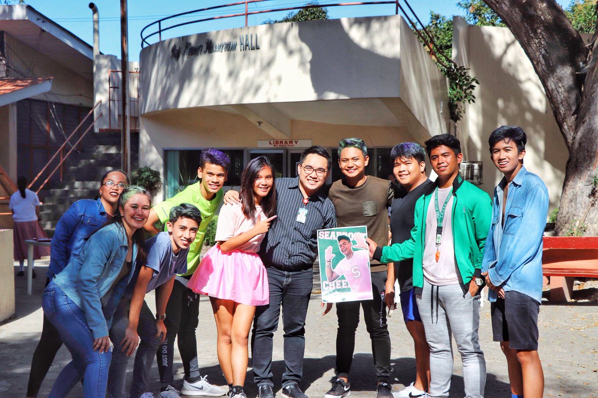 bkcual's tweet photo. With my #Rocoloco fammm ✨💖 https://t.co/ejk6KGQwSd