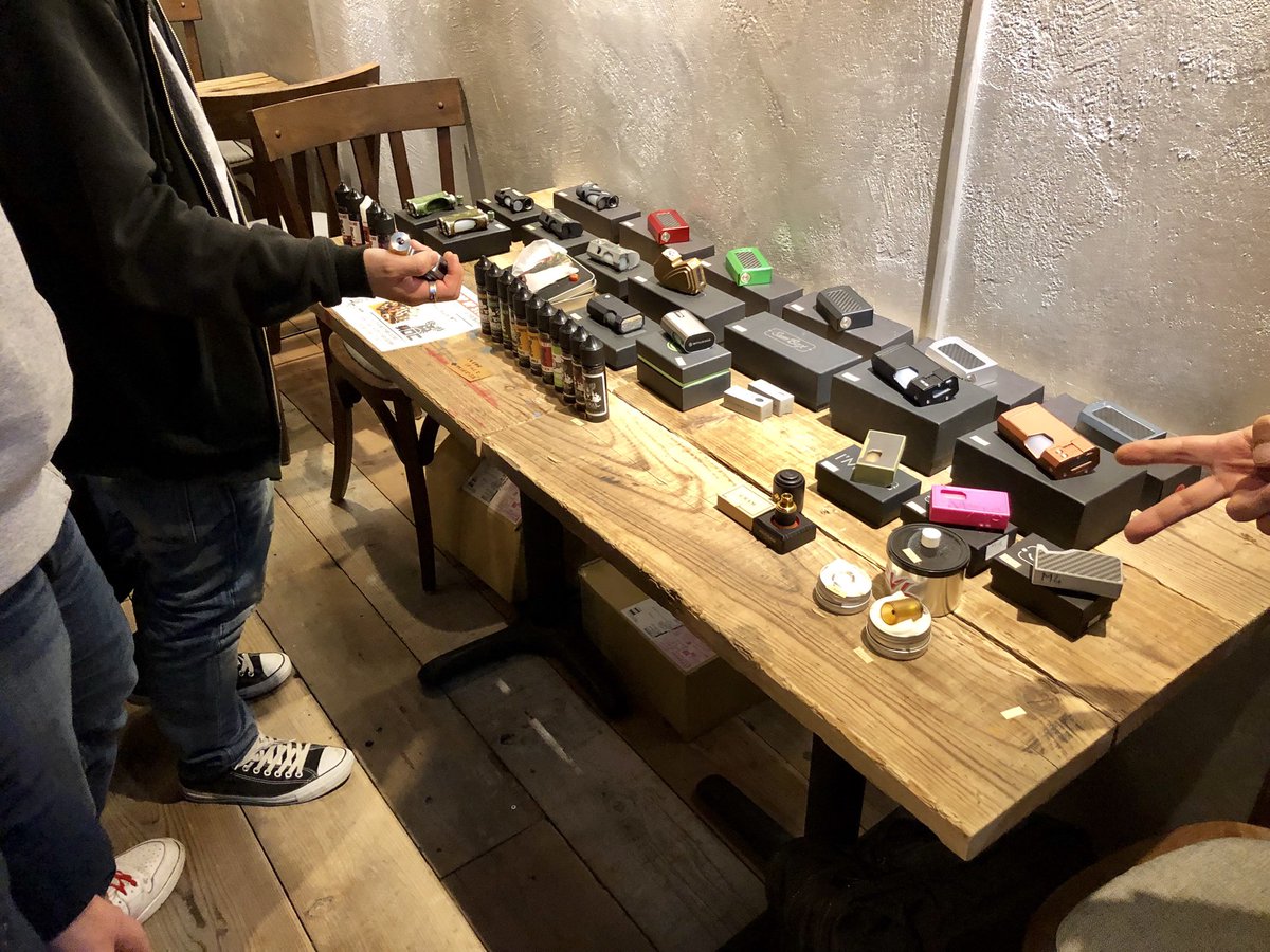 litvapor_osaka's tweet photo. ポップアップストア、本日も大盛況です‼️誠にありがとうございますm(_ _)m

やはりSUNBOXシリーズに注目が集まっており、本日も次々とオーナー様が決まった商品が…

このイベントでしか手に入らないレアなラインナップ、明日まで展開中です💡
#litvapor #m5plus #sunbox https://t.co/p2tPdz82zs