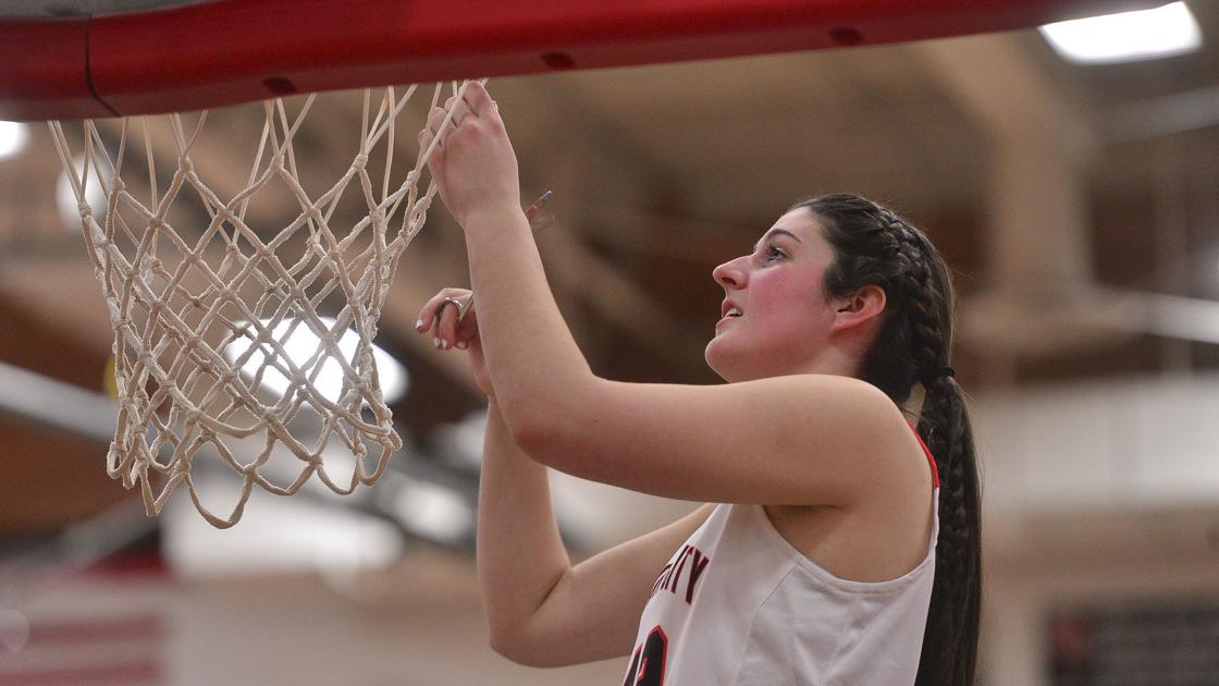 globegazette's tweet photo. High School girls basketball: Klaahsen describes impact of Mason City's seniors https://t.co/kWllh3mIRe https://t.co/Hbu7akjkY1