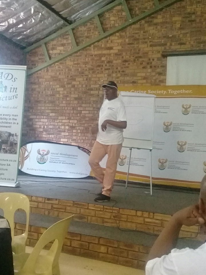 BernardMSithole's tweet photo. #DSDMENSCAMP
Mr Mbuyiselo Botha from Human Rights Commission says "more than 60% households don't have fathers but the children are raised so well". He added that "Women are doing an amazing job"
#InternationalWomensDay
#InternationalWomensDay2019 https://t.co/x6frhsTIYy