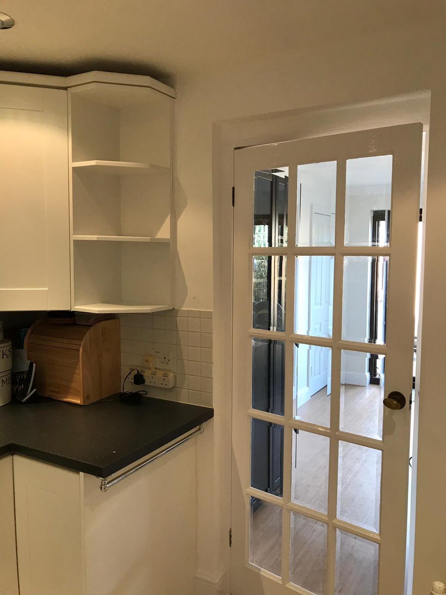 home_improvers's tweet photo. White kitchen, fresh fresh fresh!!! #repaint #painting #sanding #gloss #paintedpipes  #homeimprovement #thehomeimprovers https://t.co/40OtiP73UN
