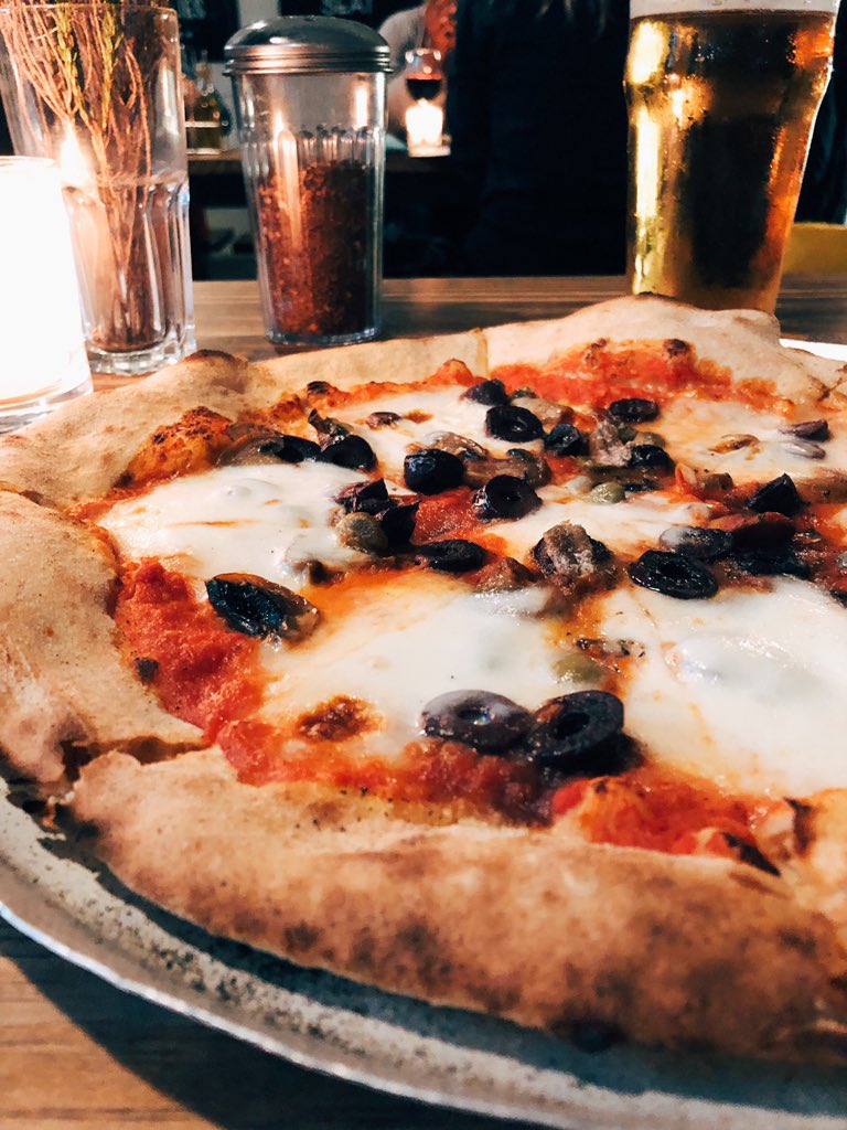 It’s perfect pizza-eating weather today and you can also order for home with UberEats or Mr D from 5pm.
The Norman, made with fior di latte, anchovy, mushrooms, capers &amp; olives. 🙌🍕