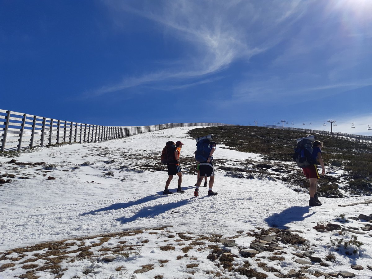 Subiendo la bola del mundo despues iremos  maliciosa, empiez bien la acampada