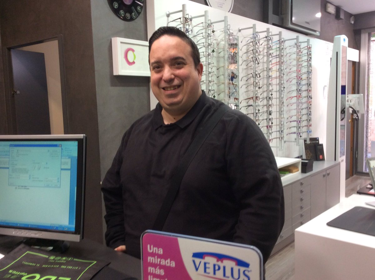 Fes com el nostre <a href="/chloadell/">Christian😋</a> , confía en nosaltres la teva salut visual