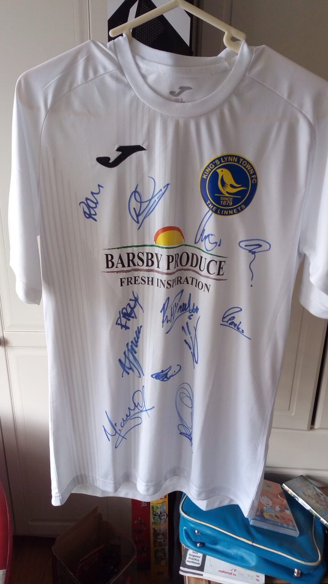 Hello <a href="/officialKLtown/">King's Lynn Town FC</a> fans. Fancy making a difference and owning this signed #Linnets shirt?

gofundme.com/chris-and-andy…

Donate just £5 via the link above to go in draw. #Leukaemia 

<a href="/kltfcmedia/">MarkHearle69</a> <a href="/KLT_TV/">KLT Gaming TV</a> <a href="/linnetfriends/">FriendsoftheLinnets</a> #DownhamToCardiff