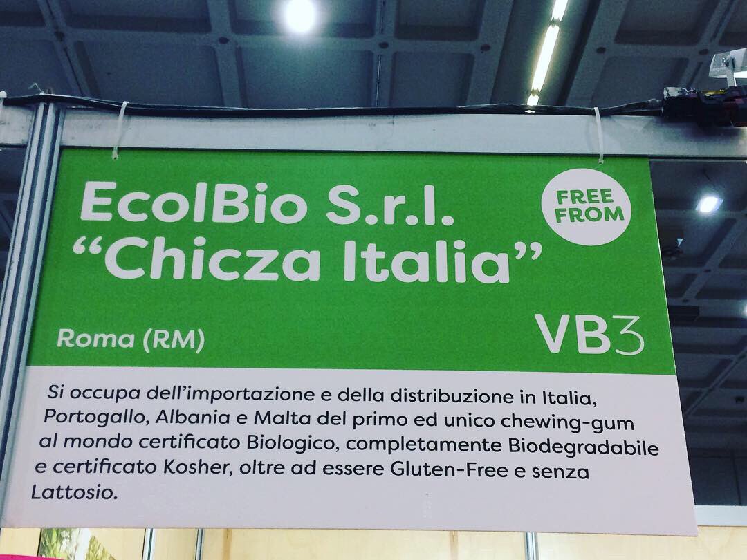 ChiczaItalia's tweet photo. Vieni a provare la vera gomma da masticare 😎 Diffida dalle imitazioni‼️
👉 Stand VB3 Padiglione 3 Area *Mangia come Parli* 👈
Cannella 🌱
Lime🍋
Frutti Rossi🍒🍇🍓
Menta🍃
Menta Verde🌿
Scegli il tuo gusto preferito 😋
#chicza #flcg2019 #flcg #milano #fieramilanocity #fiera https://t.co/lK8RXwMQqS