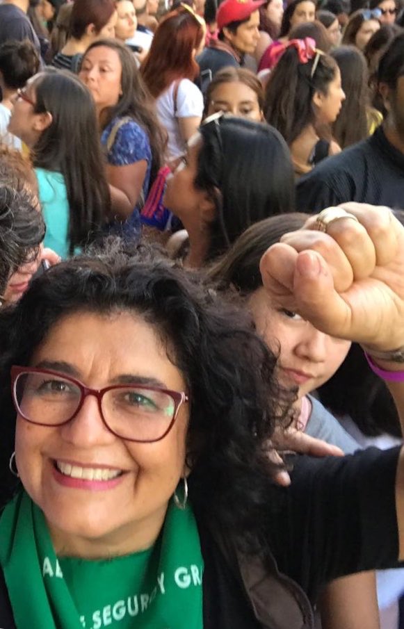 ClaudiaDides's tweet photo. Gracias a la @Coordinadora8m por el gran trabajo desarrollado en cada uno de los rincones del país. Por el encuentro que tuvimos en diciembre, por los acuerdos tomados. Marchamos aprox 1 millón en todo #Chile El presente y futuro es feminista. #8M #HuelgaFeminista2019 🌏💚 https://t.co/5TC4EhtFCs