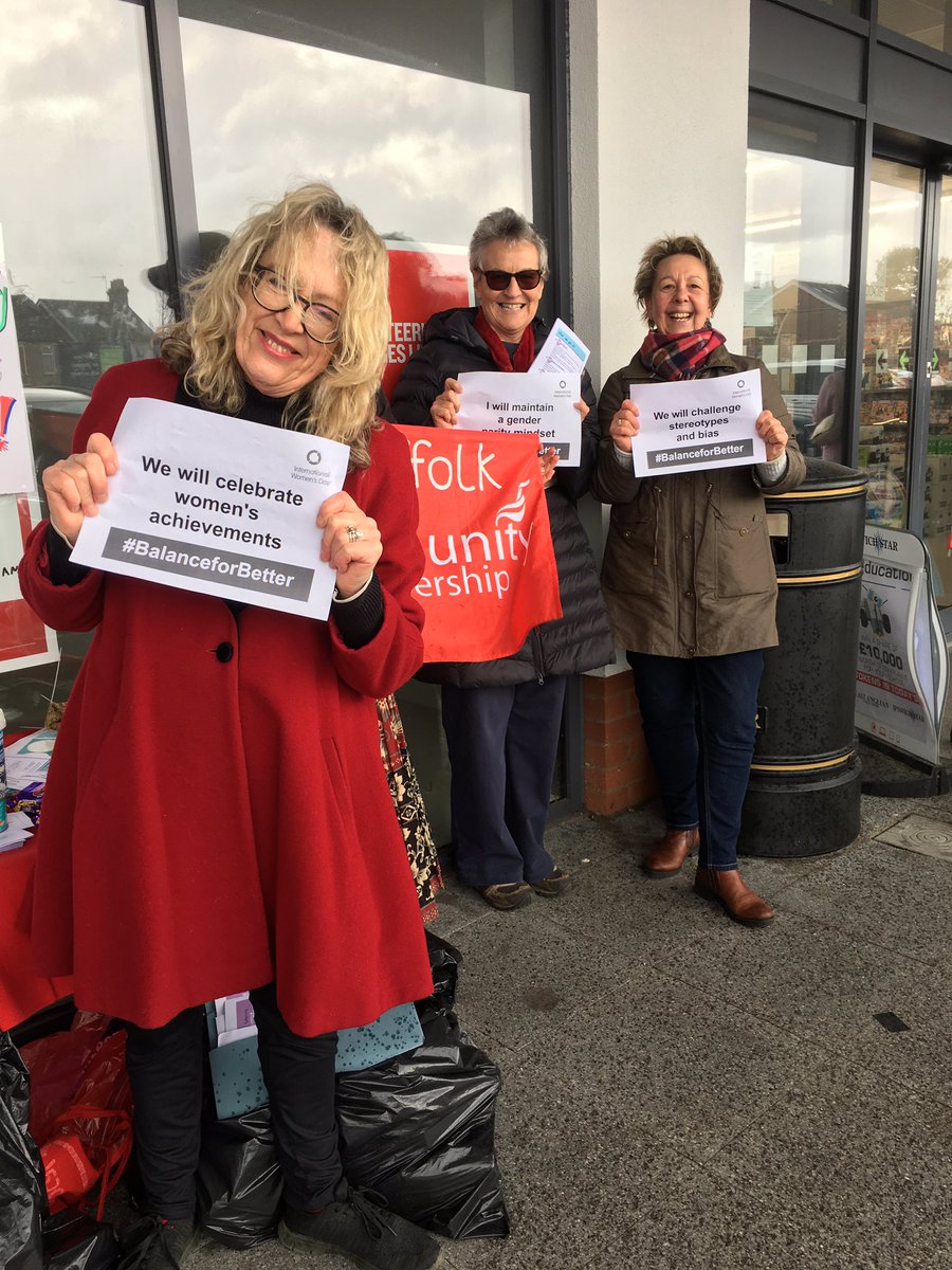 Campaigning and collecting in gale force winds!! 🌹🌹#periodpoverty <a href="/IpLabWomen/">Ipswich Labour Women</a> <a href="/UKLabour/">The Labour Party</a> <a href="/IpswichLabour/">Ipswich Labour 🇬🇧🌹</a> <a href="/UniteCommSuffk/">Suffolk Unite Commun</a>