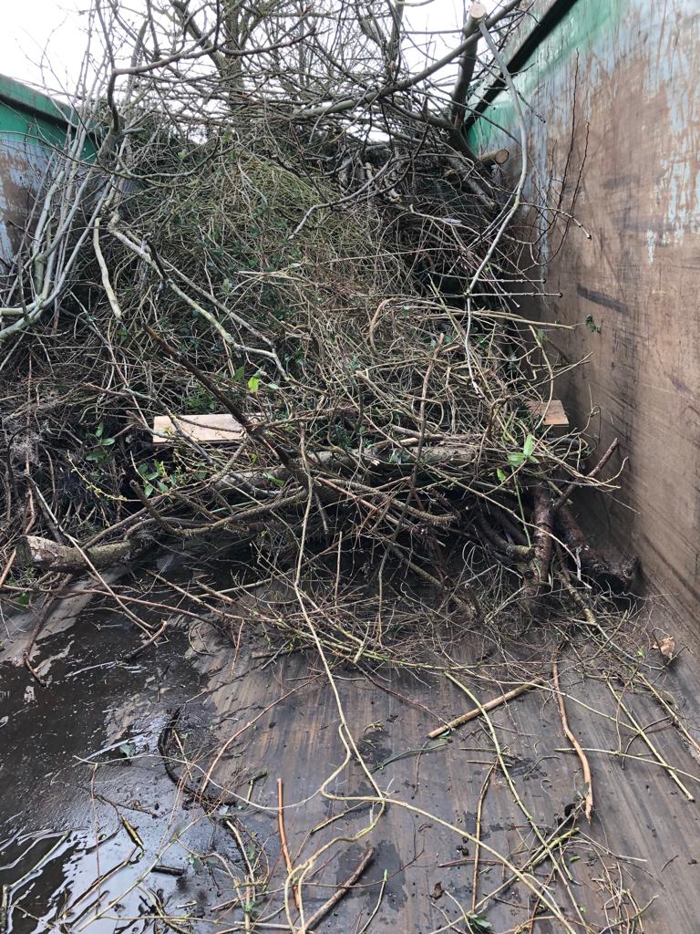 PresentNG's tweet image. Vandaag een tuinproject in Den Andel. Deze vrijwilligers uit Baflo zijn stevig aan de slag 💪