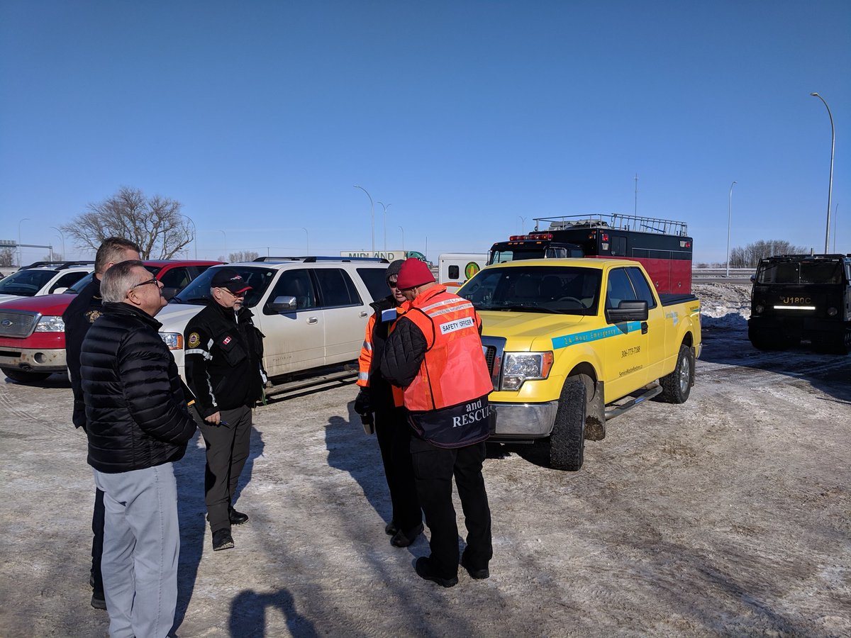 RalphGoodale's tweet image. Search + Rescue volunteers, together with fed &amp;amp; prov govt agencies &amp;amp; First Responders are honing their skills at a training &amp;amp; practice exercise at White City, Sk today. Great people, valuable coordination to save lives.
